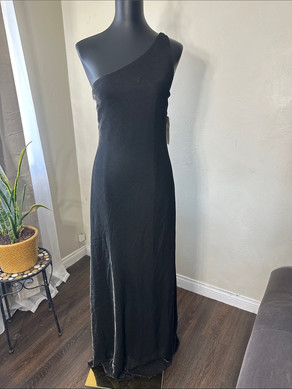 Elegant One-Shoulder Black Evening Dress